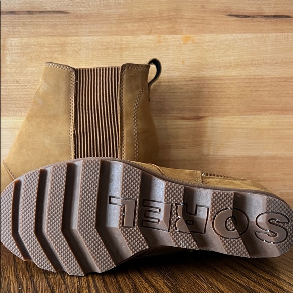 Sorel Chelsea Wedge Boot - Picture 2 of 4